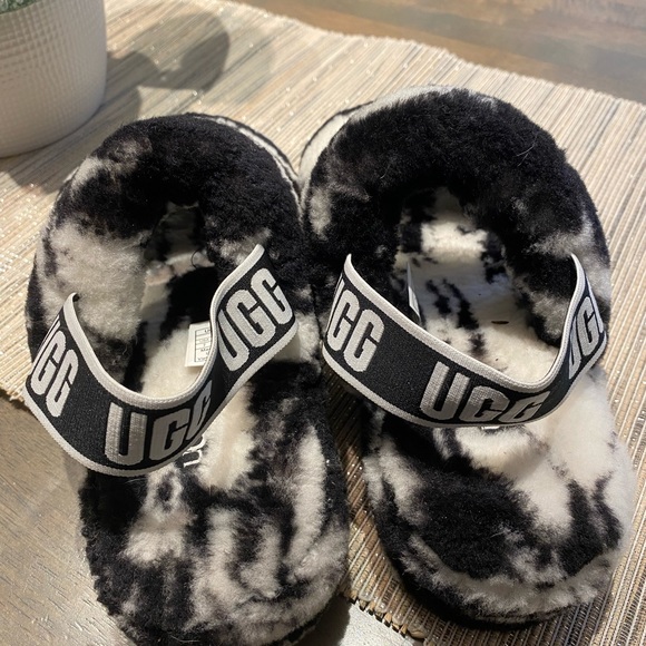 Ugg slides - Picture 4 of 4